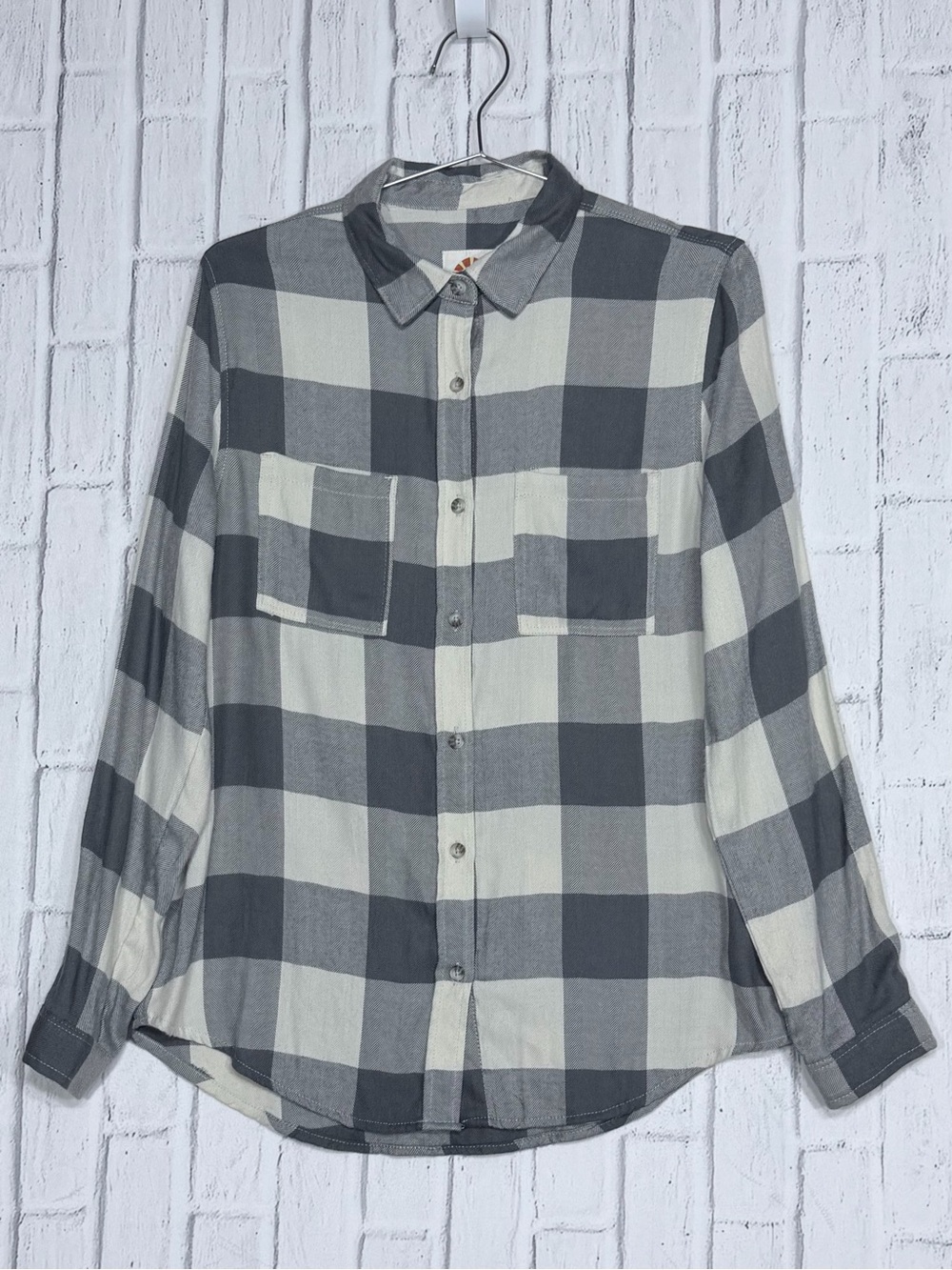🩶 C&C California Buffalo Plaid Button Down Shirt Gray Cream Medium